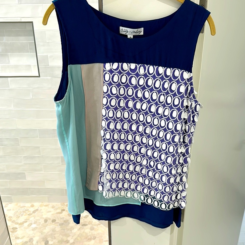 Cindy & Johnny Blue And Green Asymmetrical Sleeveless Blouse Size Medium